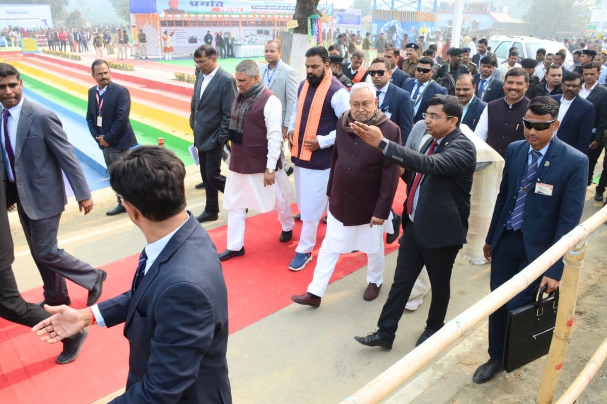 सीएम नीतीश ने पूर्णिया को दी 580 करोड़ की सौगात, 62 योजनाओं का किया उद्घाटन और शिलान्यास