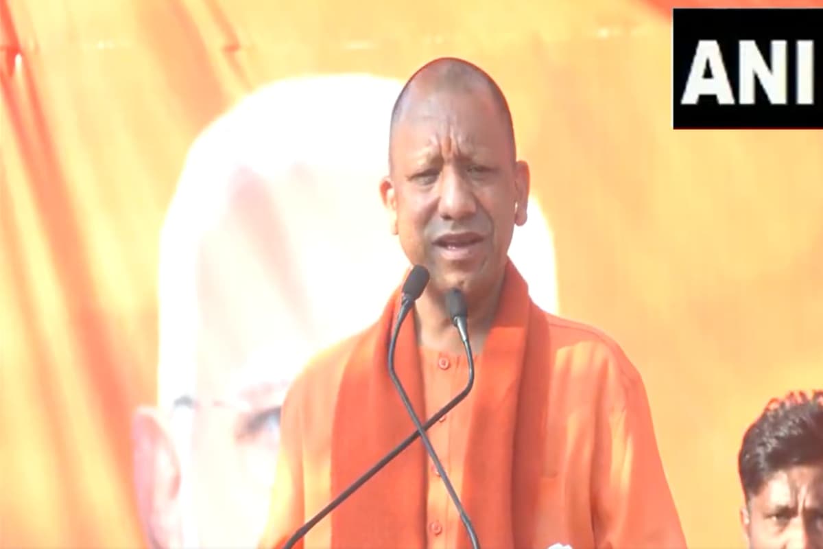 Delhi Assembly Election 2025: सीएम योगी का हमला, कहा- 'बदबूदार' यमुना के लिए अरविंद केजरीवाल जिम्मेदार, दिल्ली के लोगों से मांगा वोट