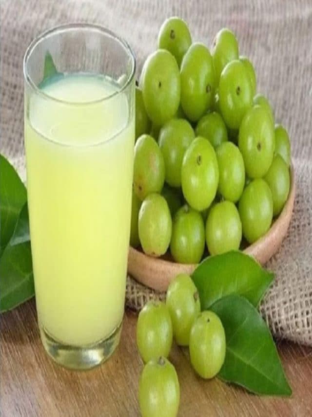 आंवला जूस पिएं और पाएं स्वस्थ शरीर और दमकती त्वचा