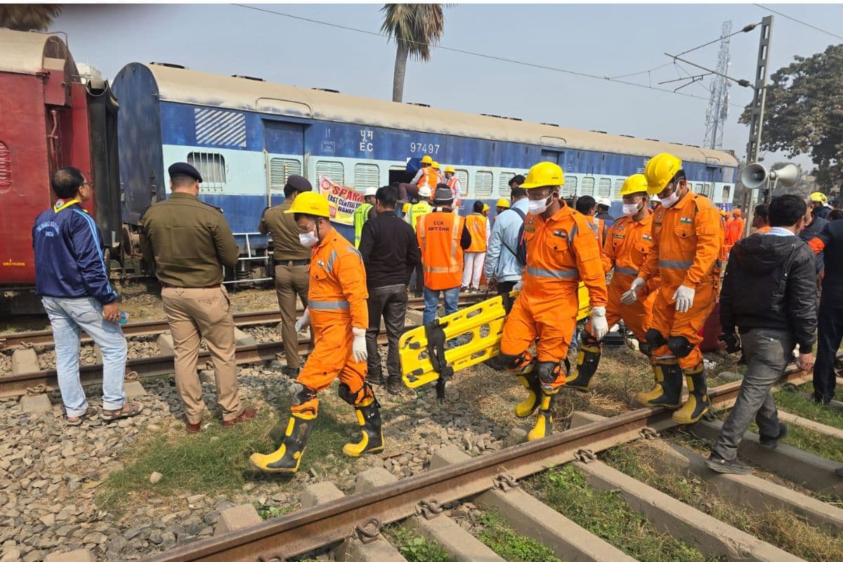 दानापुर रेलवे स्टेशन पर सायरन बजते ही पहुंची NDRF और रेलवे की टीम, 30 घायलों को बचाने का किया मॉक ड्रिल, देखें वीडियो