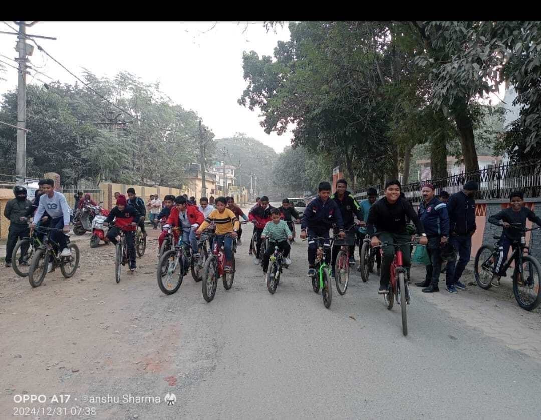 Chaibasa News : 70 कराटेकारों ने खिताब को चलायी साइकिल