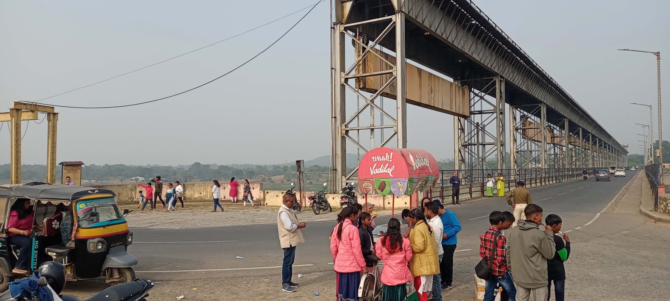 East Singhbhum : साल के अंतिम दिन पर्यटकों से गुलजार रहा गालूडीह बराज