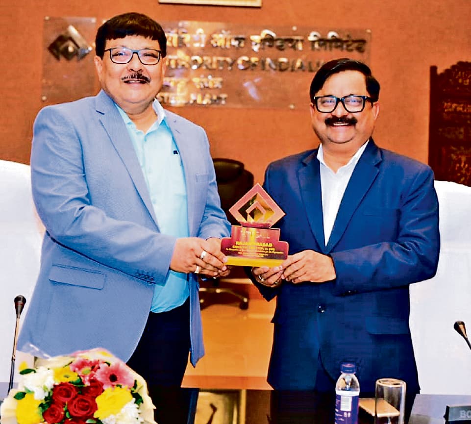 Bokaro News : बीएसएल अधिशासी निदेशक राजन प्रसाद सहित 13 अधिकारी व 36 कर्मी हुए रिटायर