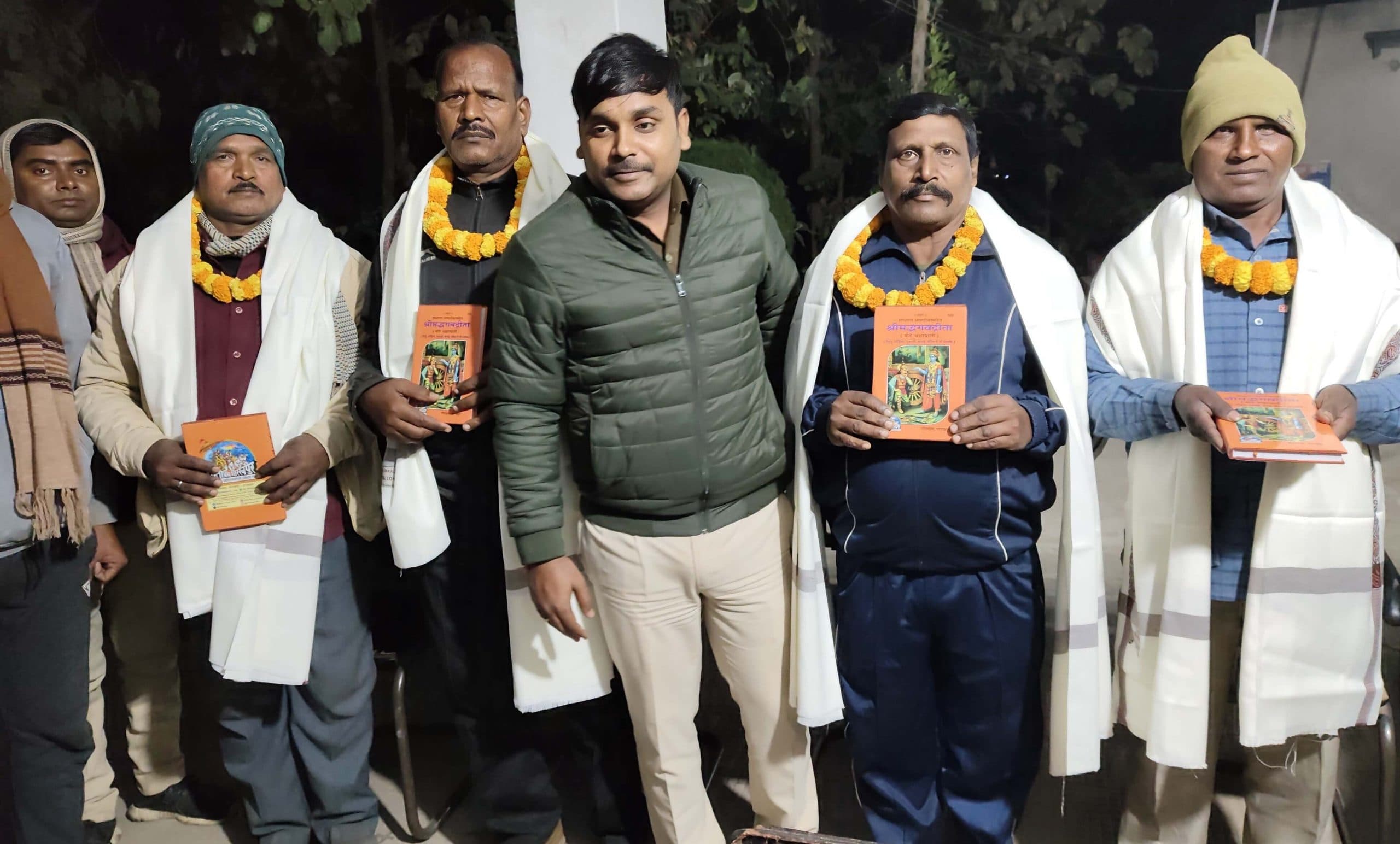 केनगर थाना में चार सिपाही के सेवानिवृत्त होने पर किया सम्मानित