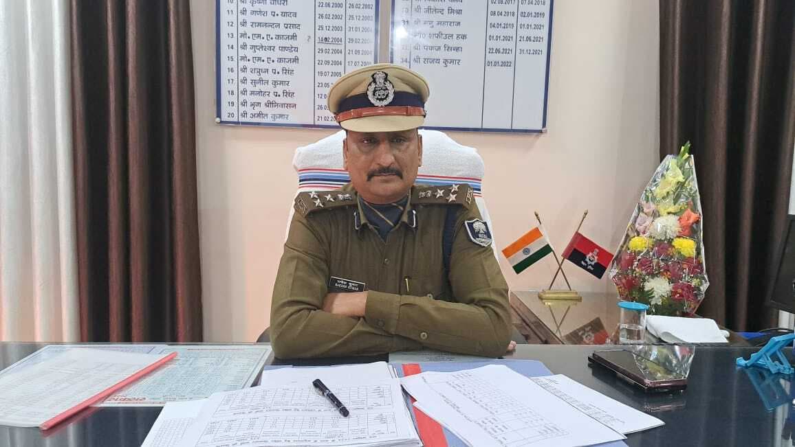 फूल यूनिफॉर्म व अनुशासन पुलिस सेवा की विशिष्टता : डीआइजी