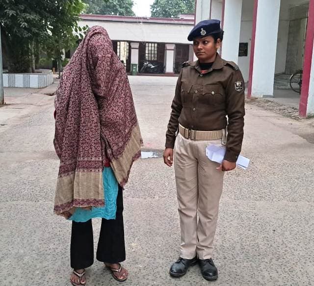 रौशन हत्याकांड : प्रेमी की हत्या में शामिल प्रेमिका ससुराल से गिरफ्तार, पति फरार