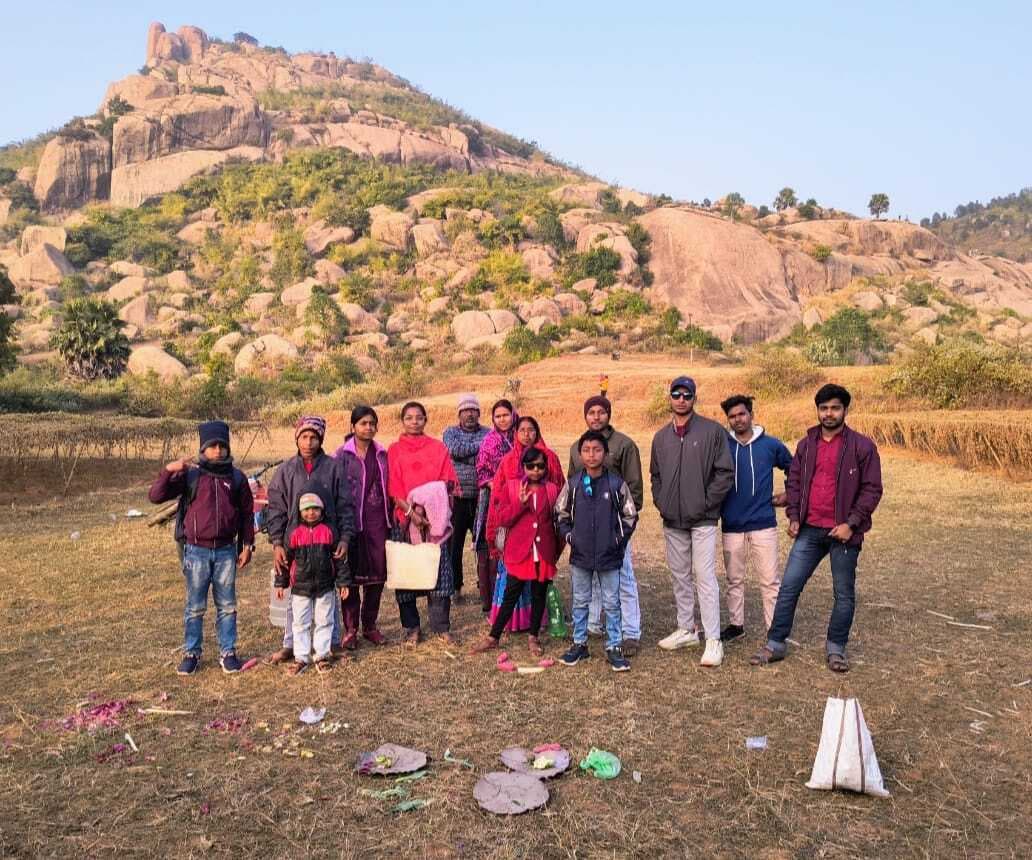 लोगों ने नववर्ष 2025 का किया जोरदार स्वागत