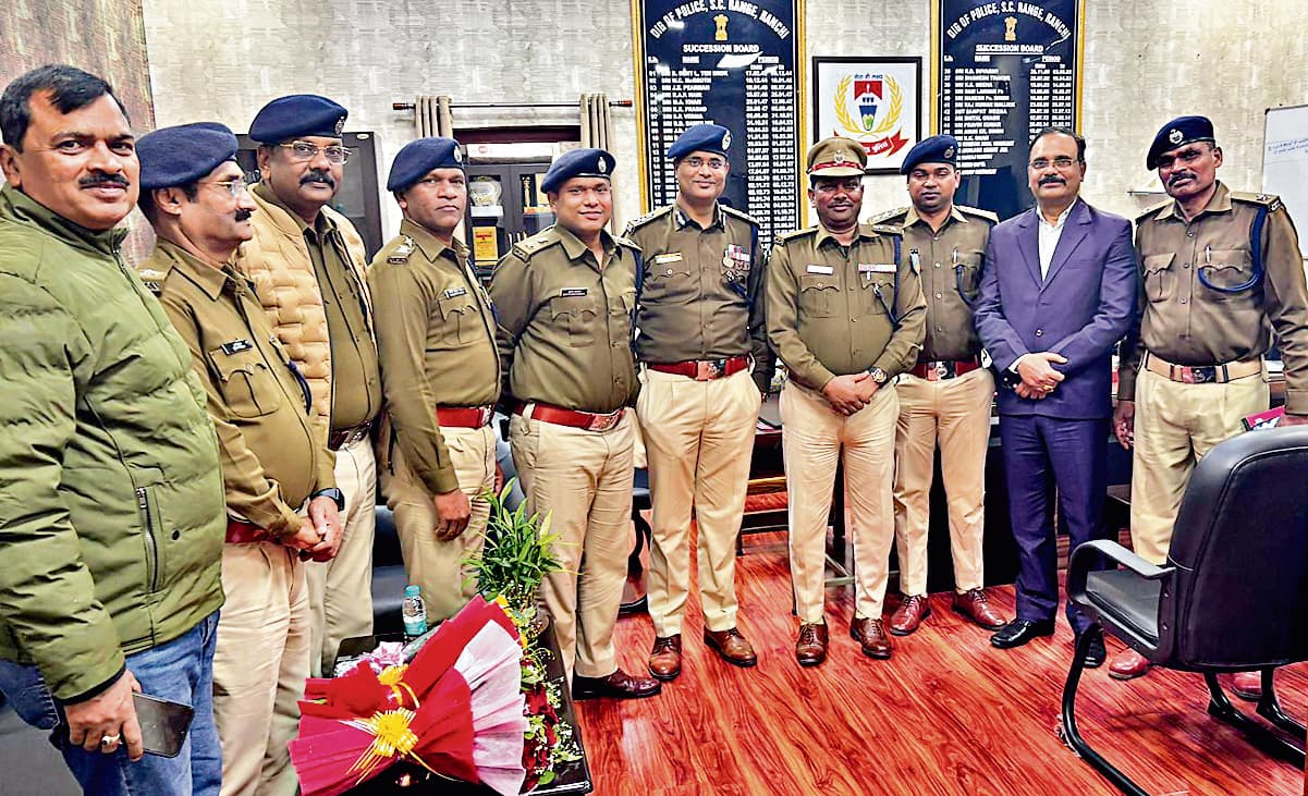 Ranchi News : आइजी अनूप बिरथरे काे रांची पुलिस ने दी बधाई