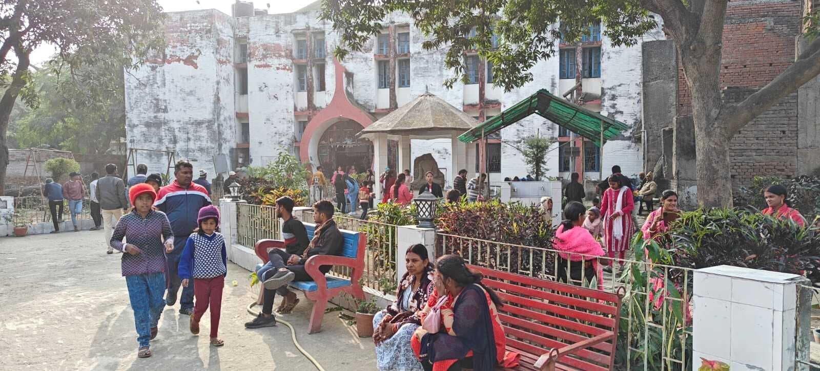 नववर्ष पर मंदिरों में पूजा-अर्चना कर मांगी सुख-समृद्धि