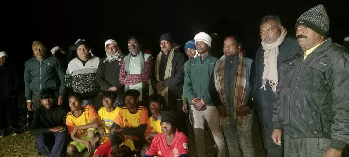 Giridih News: फाइनल में गरही ने सालबहियार को हराया