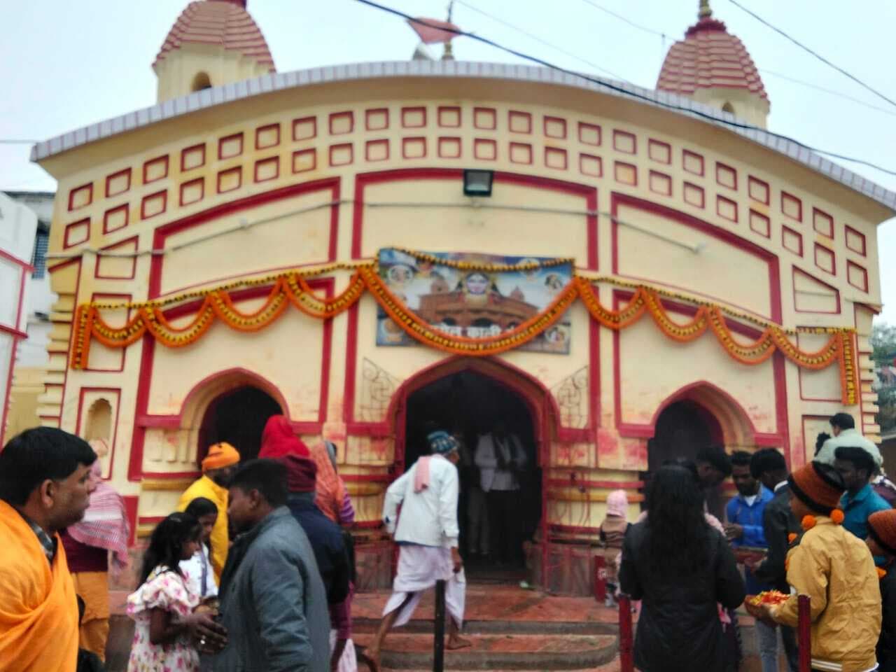 नववर्ष पर पाथरोल काली मंदिर में श्रद्धालुओं ने किये दर्शन पूजन