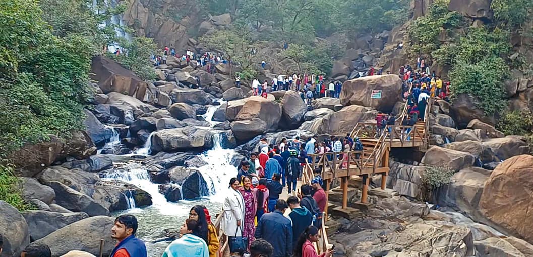 Weather News : कड़ाके की ठंड, 13 जिलों का न्यूनतम तापमान 10 से नीचे