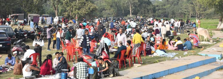 Bokaro News : पूजा, पार्टी व मस्ती... से नये साल का स्वागत