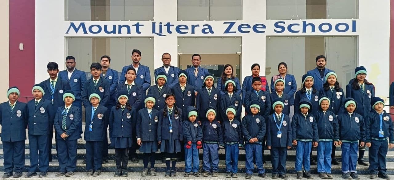 दिसंबर के परफॉर्मर ऑफ द मंथ के बच्चे हुए सम्मानित