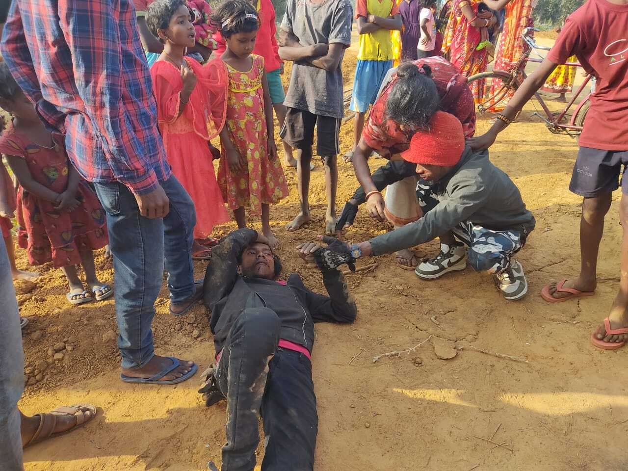 Accident : सिदो कान्हू चौक पर दो बाइक में भिड़ंत, छह लोग घायल