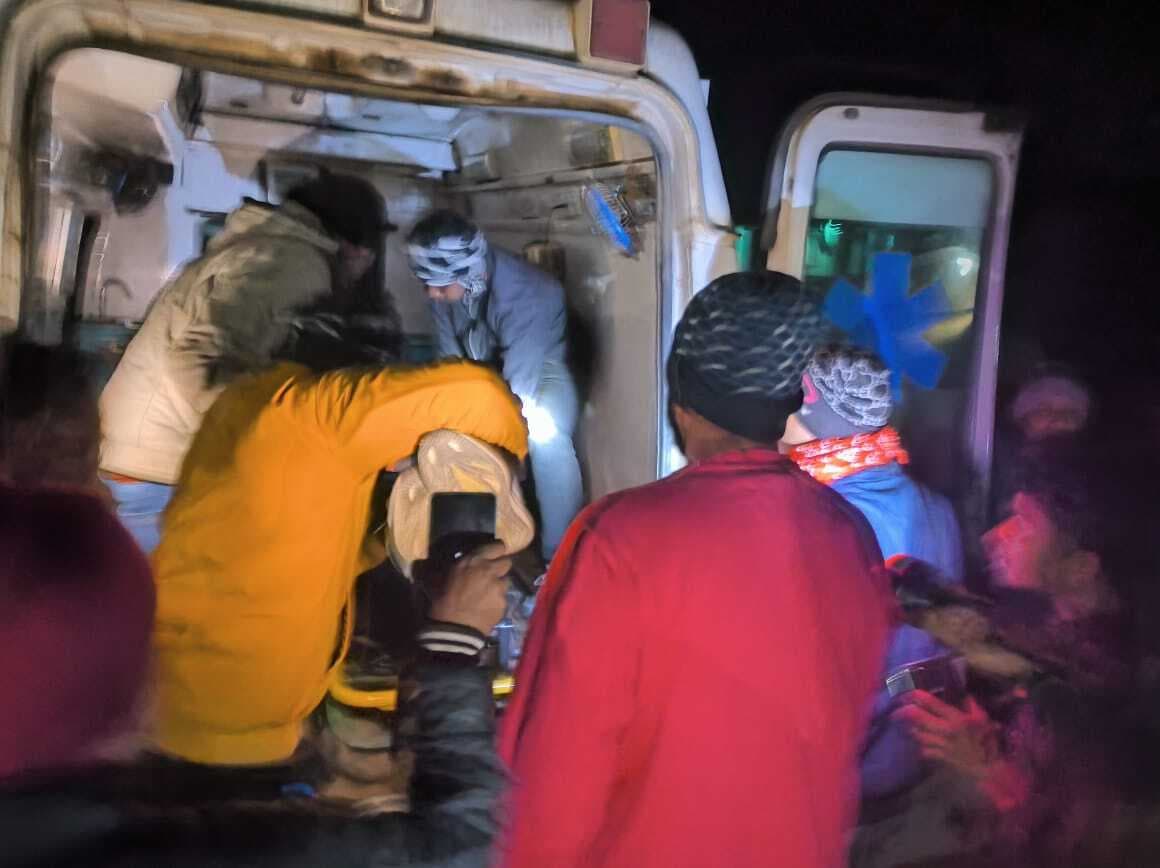 Accident : बाइक सवार आर्मी जवान असंतुलित होकर गिरा, घायल