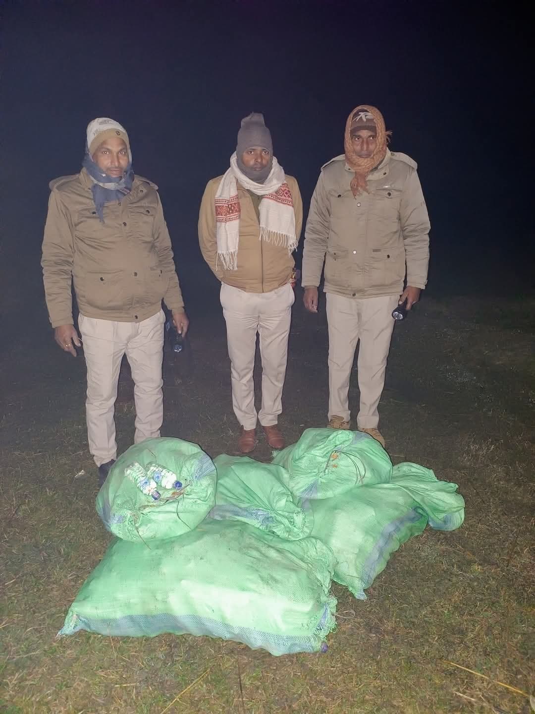 135 लीटर नेपाली शराब जब्त