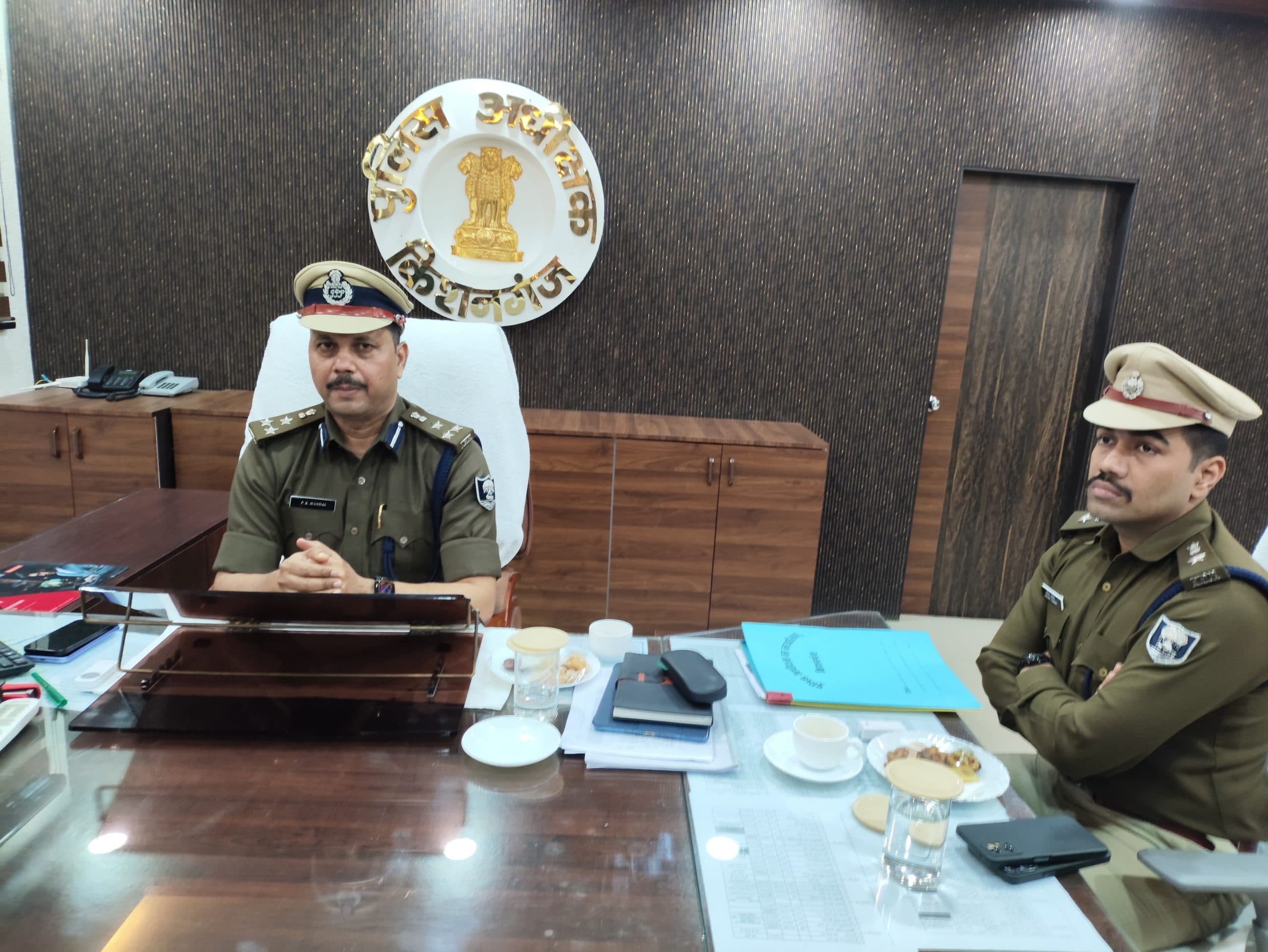 पूर्णिया प्रक्षेत्र के डीआईजी ने पुलिस अधिकारियों के साथ की बैठक, दिये आवश्यक निर्देश