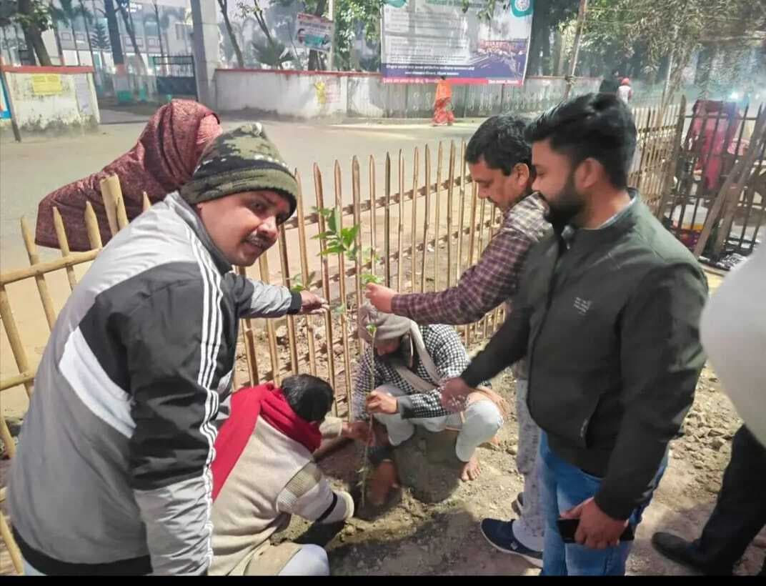 महाकुंभ को हरित कुंभ बनाने को ले जगह-जगह किया जा रहा पौधरोपण :देवदास