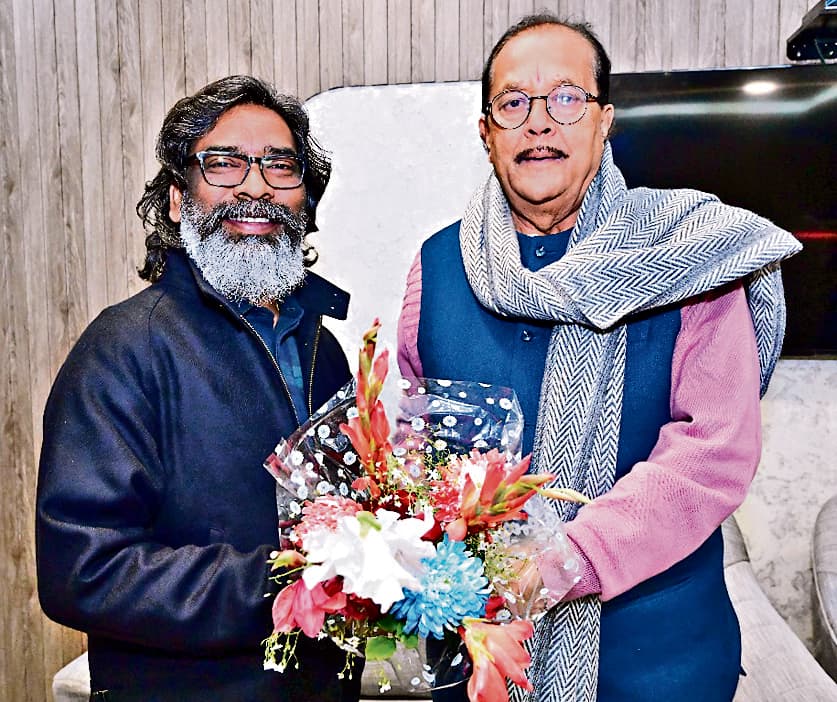 Political News : मंत्री और विधायकों ने सीएम हेमंत सोरेन से मिलकर नववर्ष की शुभकामनाएं दी