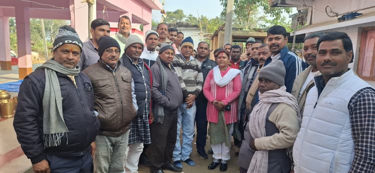 Giridih News :विधायक ने किया क्षेत्र का दौरा, समस्या की ली जानकारी