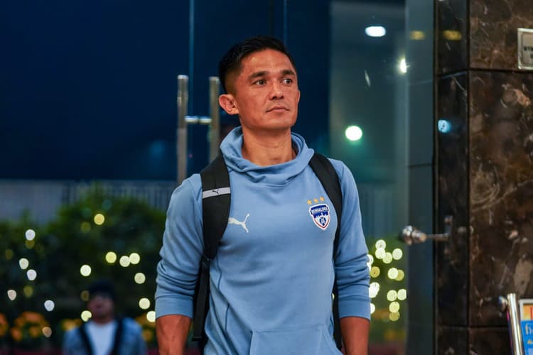 शहर पहुंचे स्टार फुटबॉलर सुनील छेत्री, जेएफसी के खिलाफ कल खेलेंगे मैच