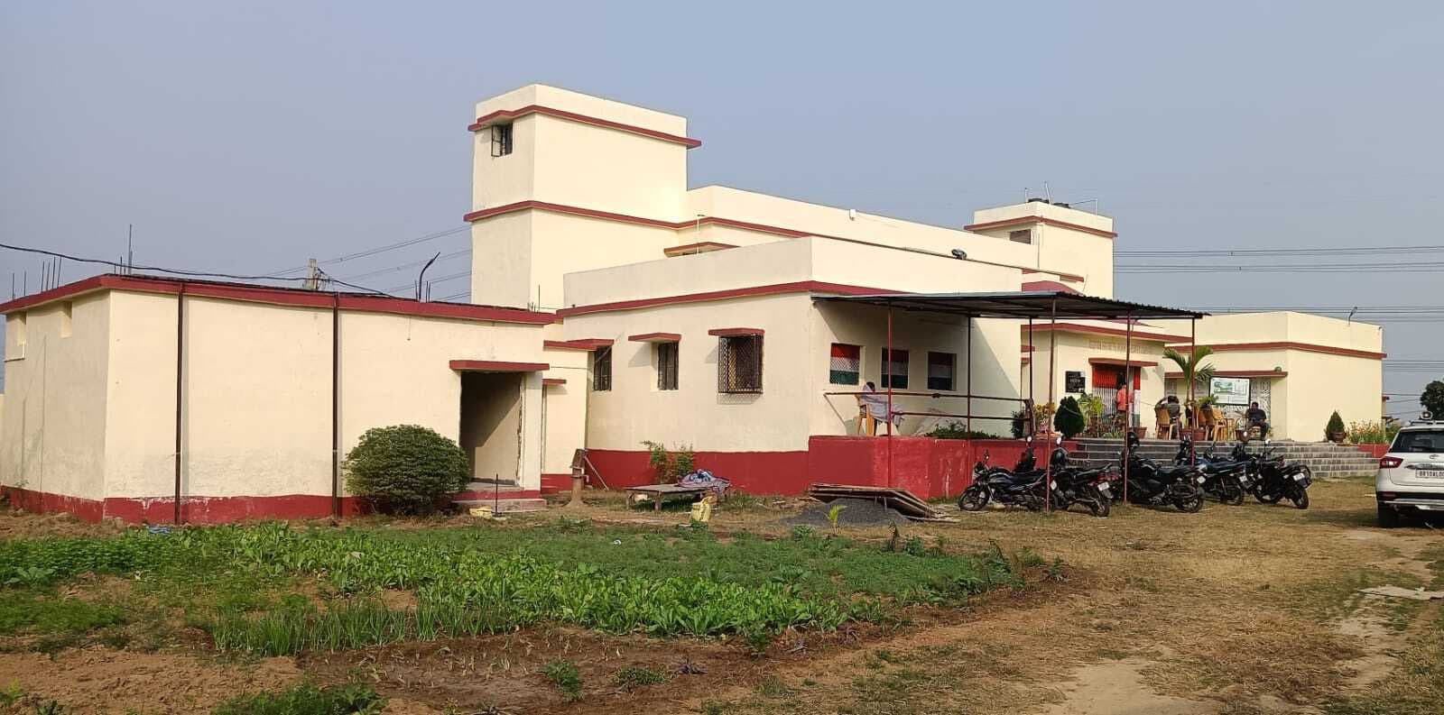 जमालपुर प्रखंड के एकमात्र इटहरी में है पंचायत सरकार भवन