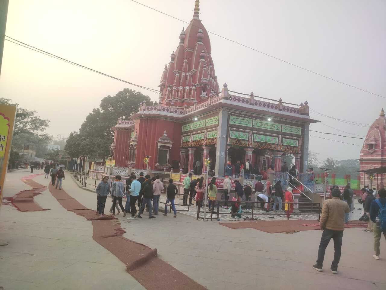 Darbhanga News: श्यामा मंदिर न्यास समिति की नजर सिर्फ आय पर, भक्तों की सुविधा से लेना-देना नहीं