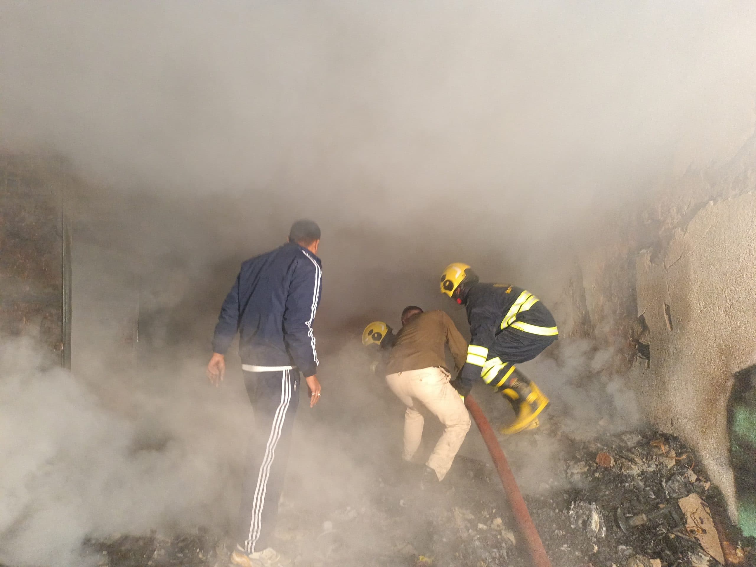 गोदाम और घर में शॉर्ट सर्किट से लगी आग, भारी क्षति