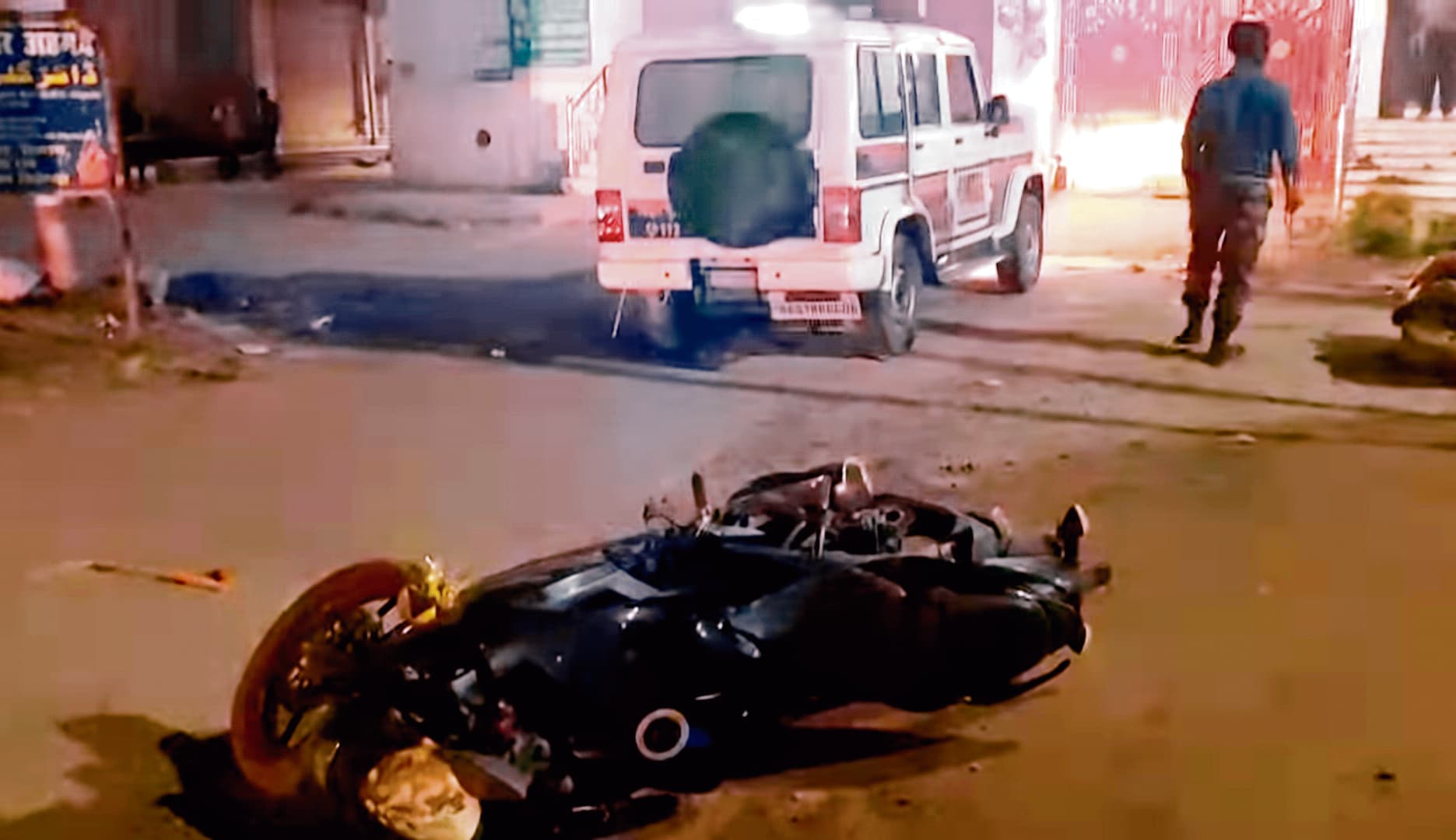 Gaya News : शेरघाटी में डॉक्टर की क्लिनिक में तोड़फोड़