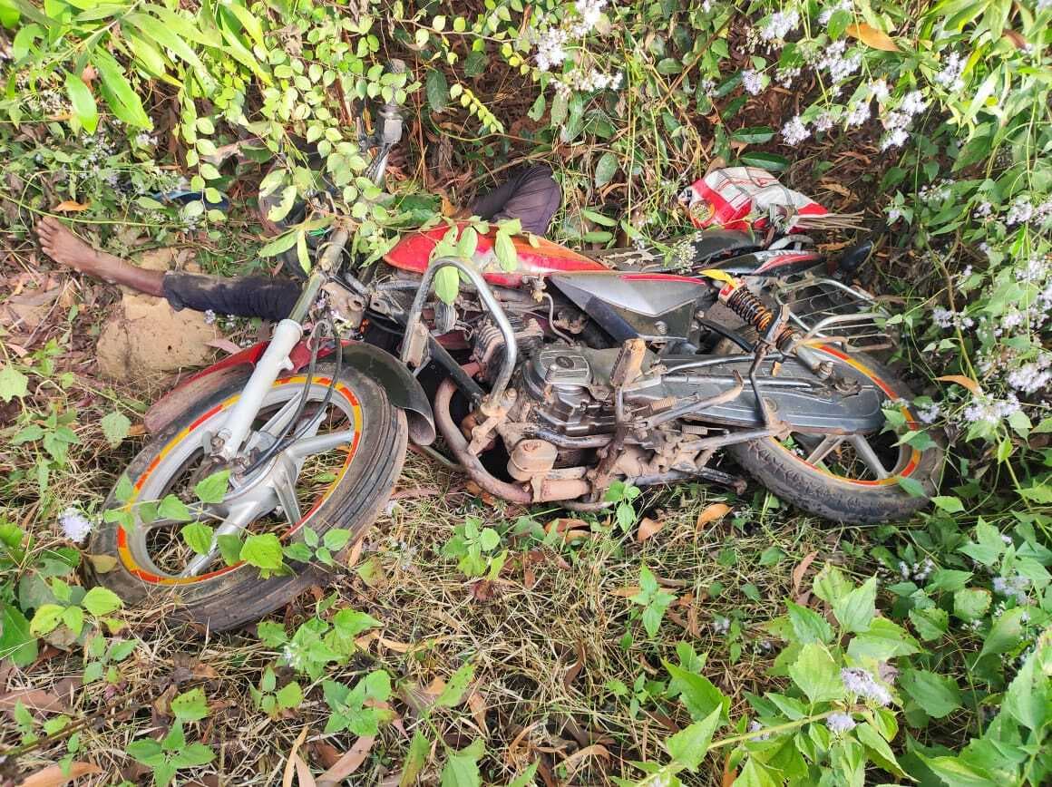 East Singhbhum : चाकुलिया में मेला से लौट रहा युवक बाइक समेत नहर में गिरा, मौत