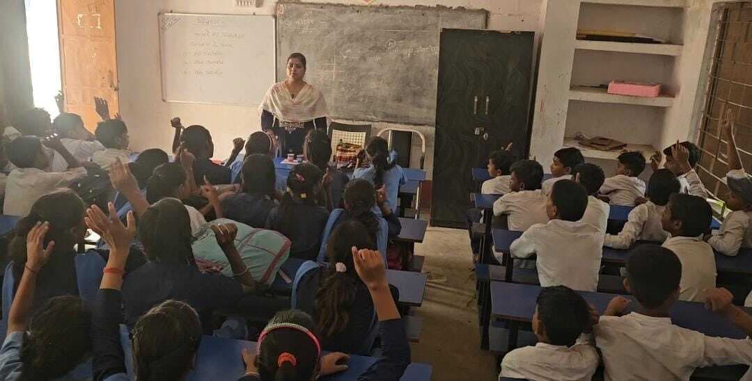 शिक्षिका शोभा सिंह की पढ़ाने की शैली है अनोखी