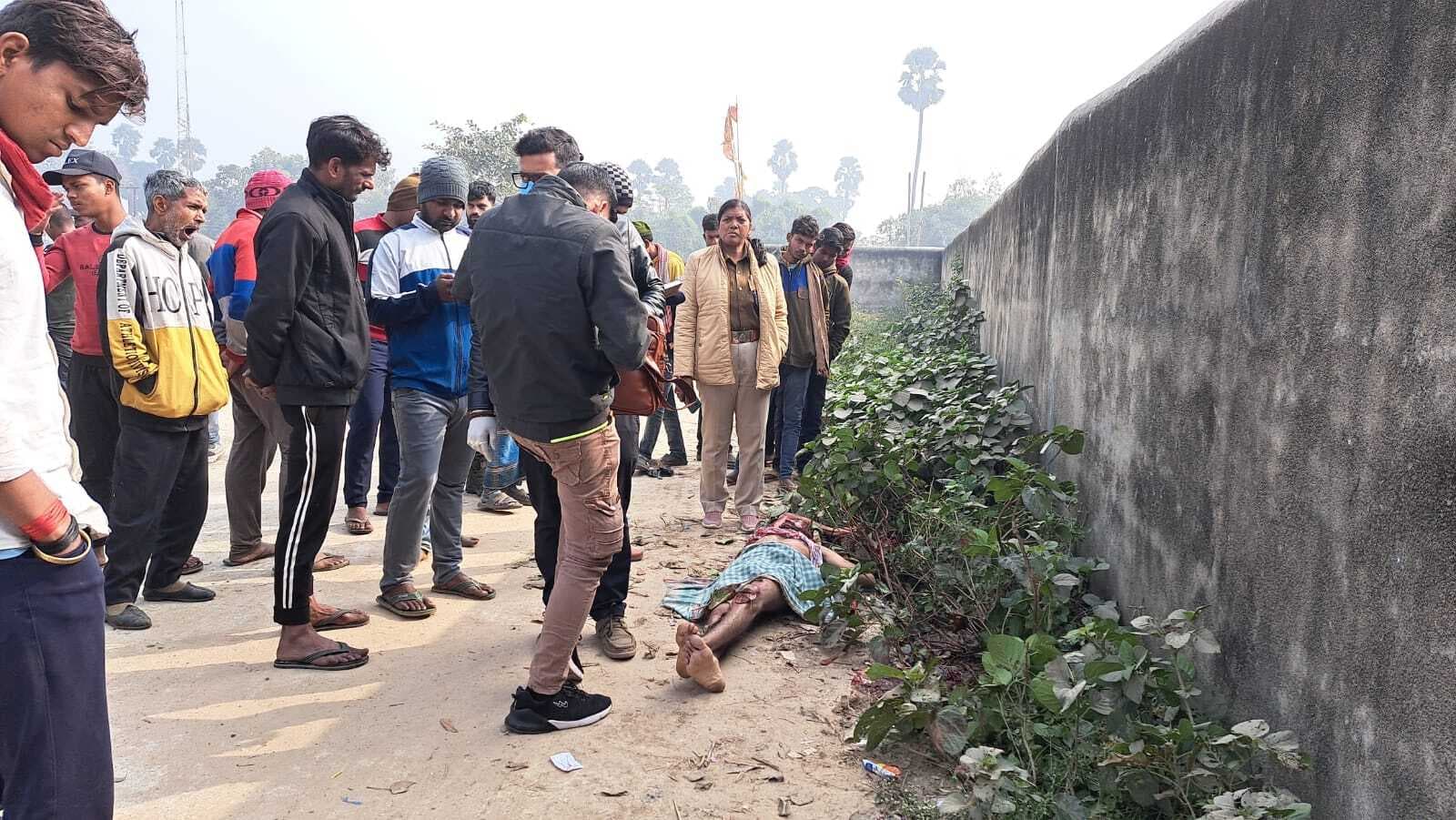 जेआरएस कॉलेज कैंपस में धारदार हथियार से काट कर युवक की हत्या