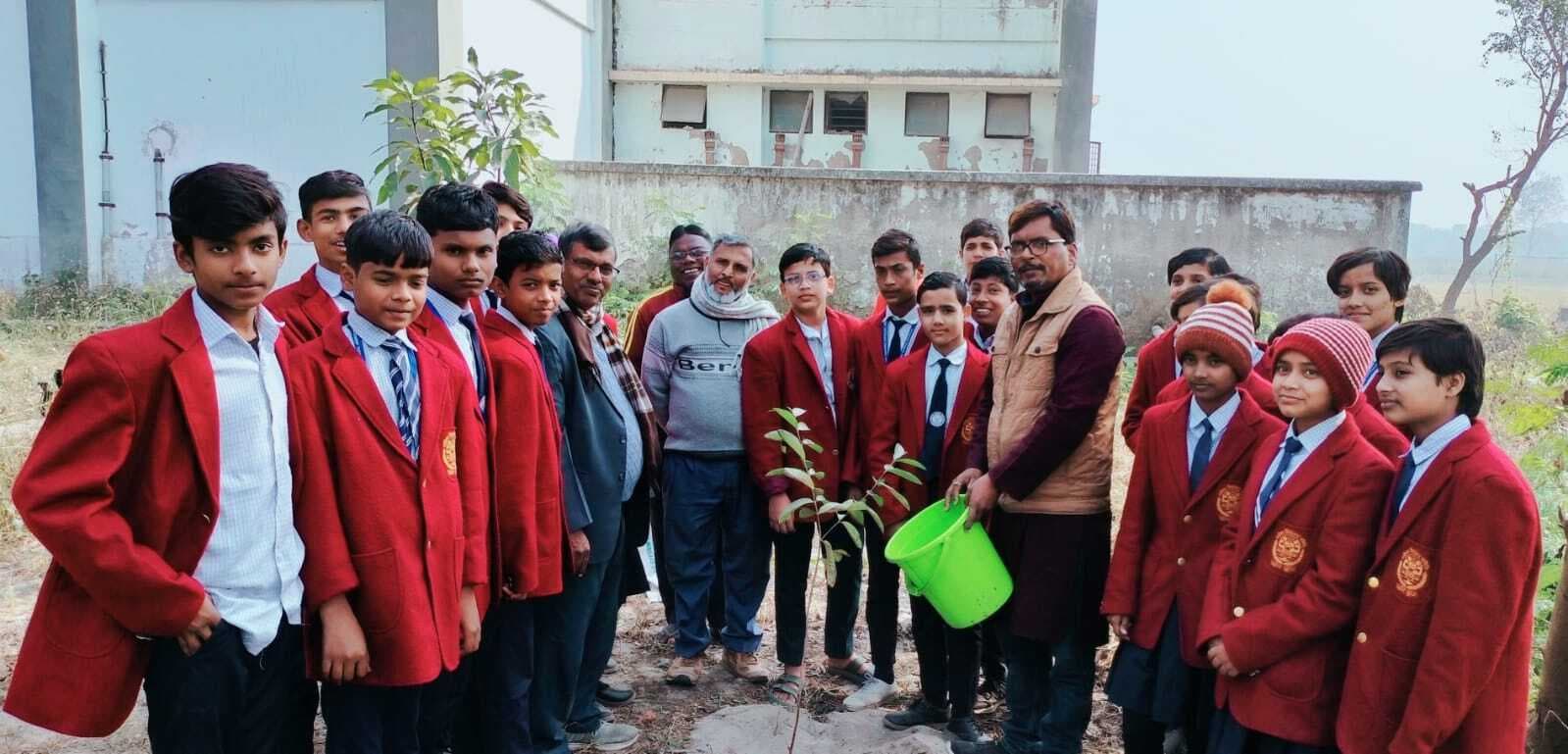 पर्यावरण संरक्षण के प्रति छात्रों को किया जागरूक