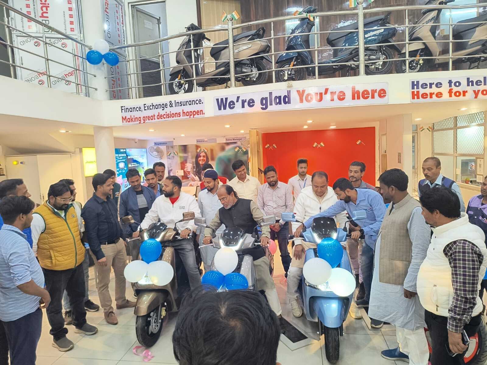 टीवीएस ने इलेक्ट्रिक स्कूटर किया लॉन्च