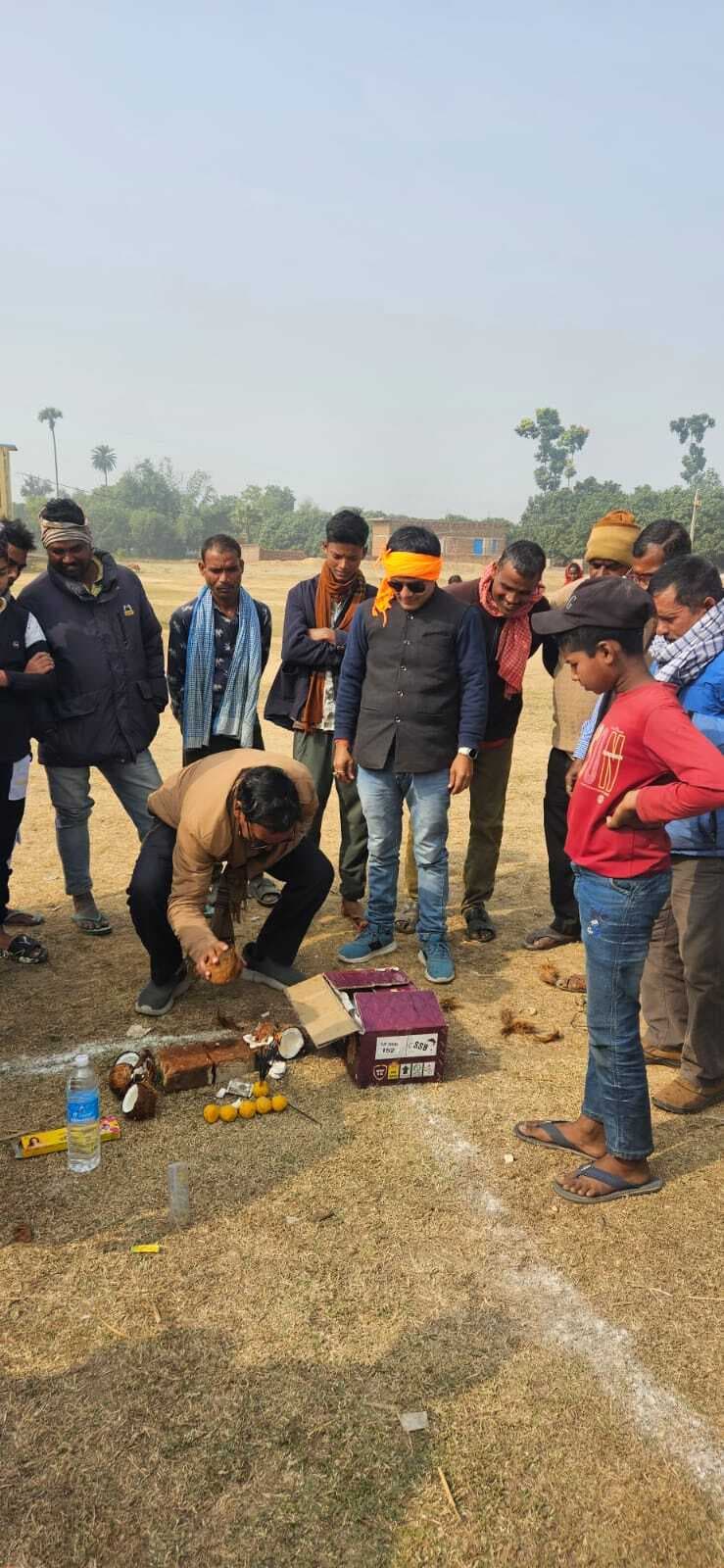 मुखिया ने गरीबपुर पंचायत सरकार भवन निर्माण का किया शिलान्यास