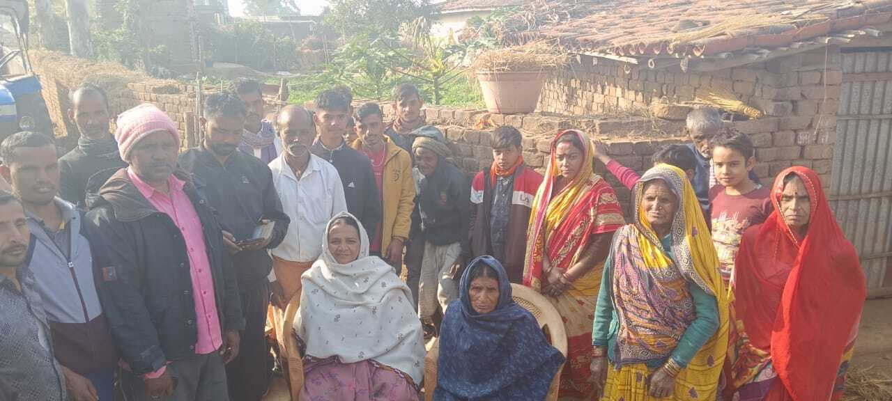 पूर्व विधायक ने पीड़ित परिवार से  की मुलाकात