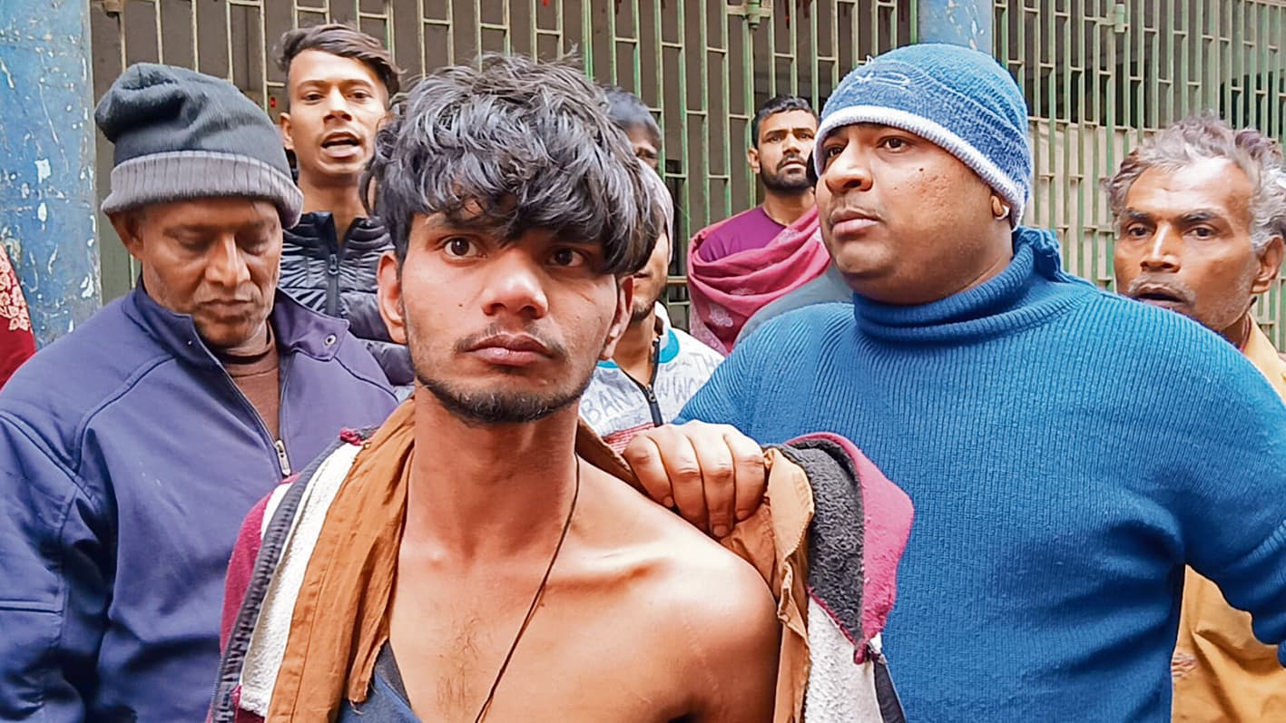 Gaya News : आठ साल की बच्ची का अपहरण करता रंगेहाथों पकड़ाया युवक