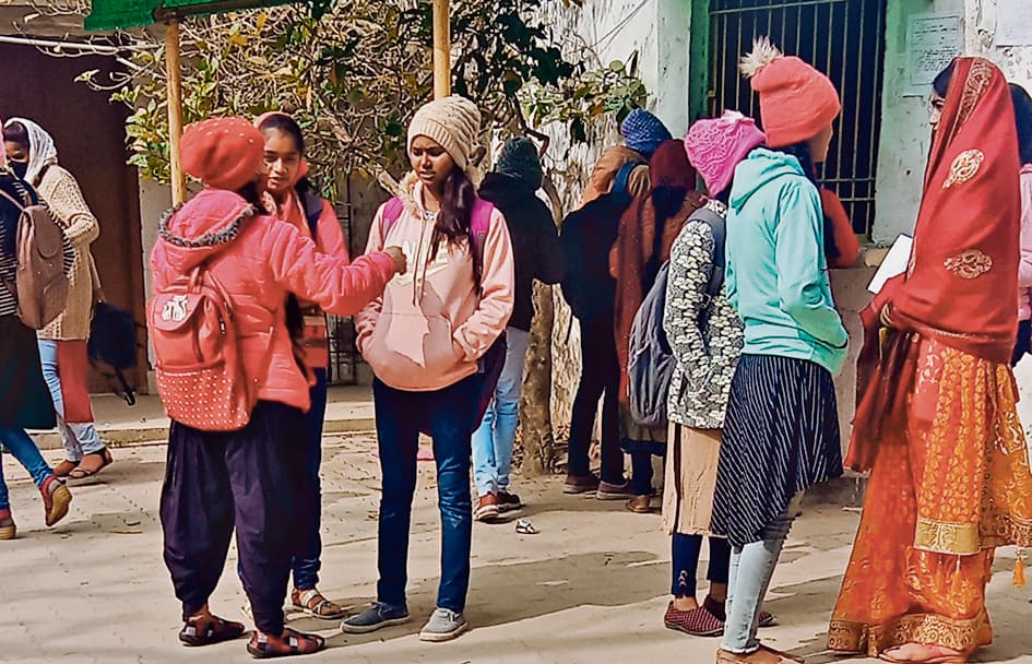 Chhapra News : ऑनलाइन रिजल्ट की कॉपी के साथ फॉर्म भरने का मिला विकल्प