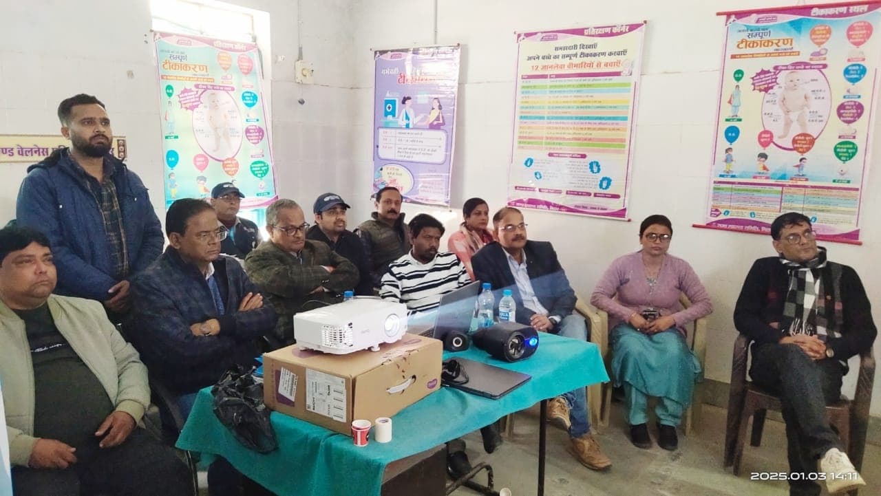 टीकाकरण कॉर्नर का स्वास्थ्य मंत्री ने किया उद्घाटन