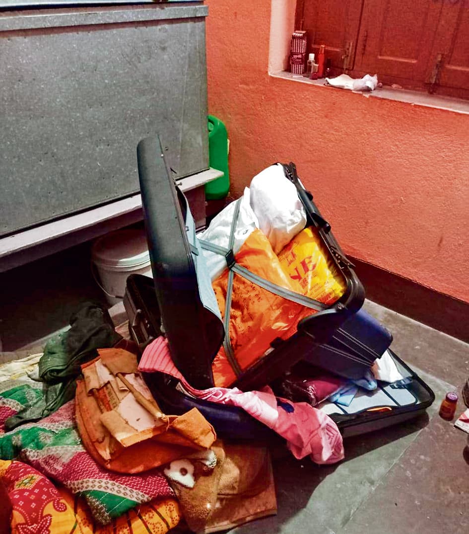 hajipur news. दो घरों का ताला तोड़कर नकद व जेवरात की चोरी