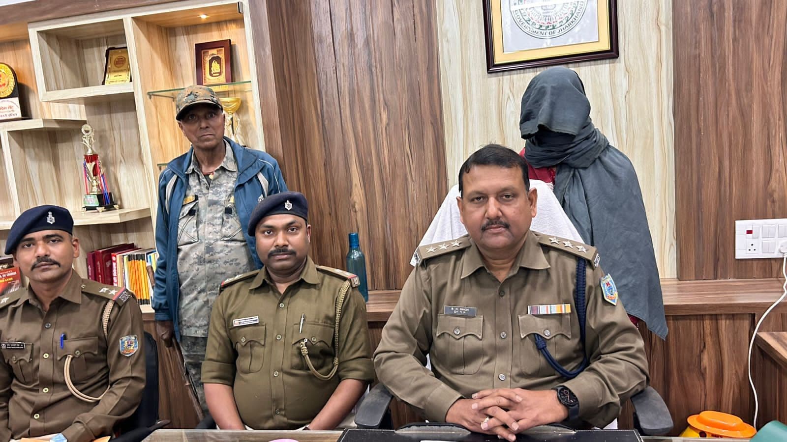 Bokaro News : कपड़ा दुकान में आग लगाने वाला गिरफ्तार