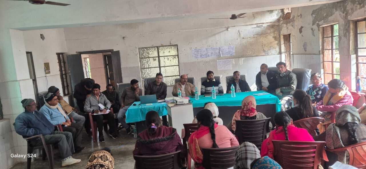 प्रत्येक प्रज्ञा केंद्रों में बन रहा आधार कार्ड : डॉ मुंशी