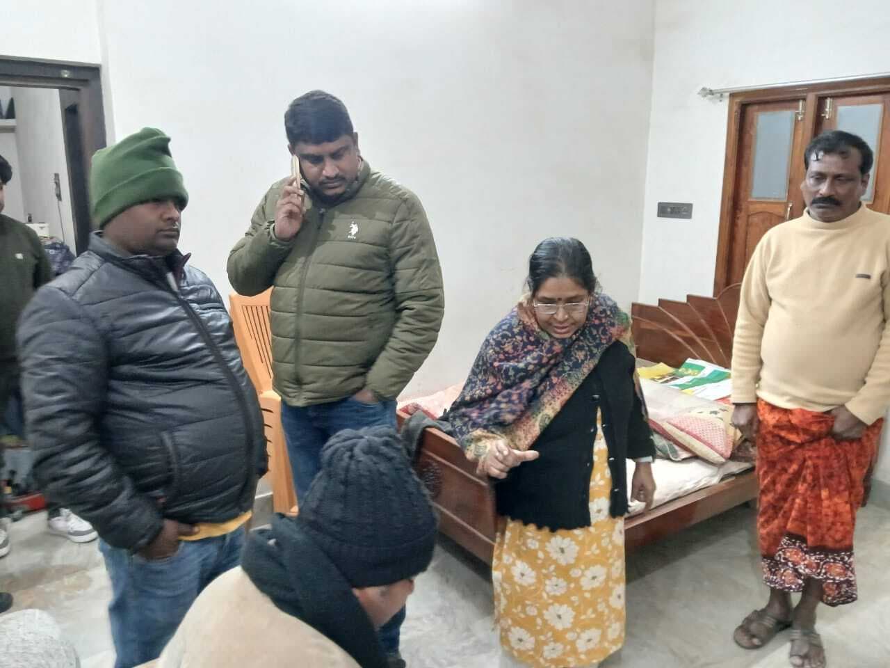 गोराबाड़ी हटिया के पास बंद मकान से 14 लाख की चोरी