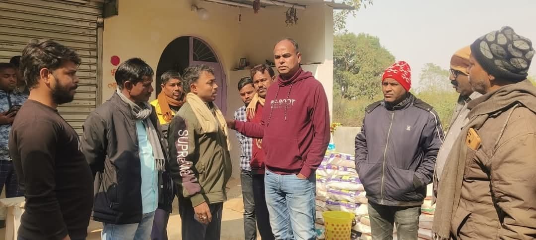 Robbery in Giridih: आधी रात में रिवाल्वर-चाकू ले घर में घुसे 8 बदमाश, फिल्मी स्टाइल में डाला डाका