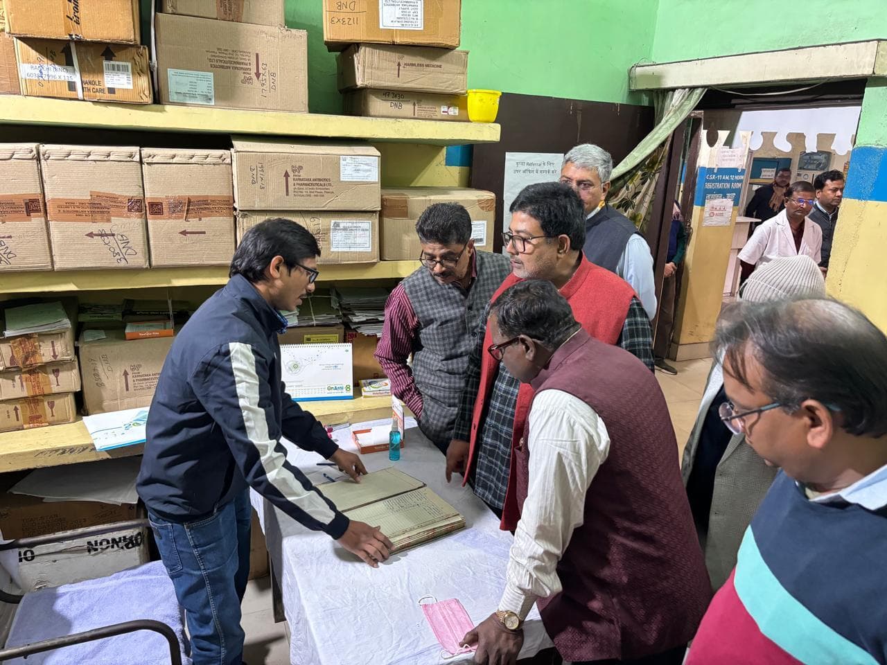 Dhanbad News: लोयाबाद क्षेत्रीय अस्पताल के निरीक्षण में पायी गयीं खामियां