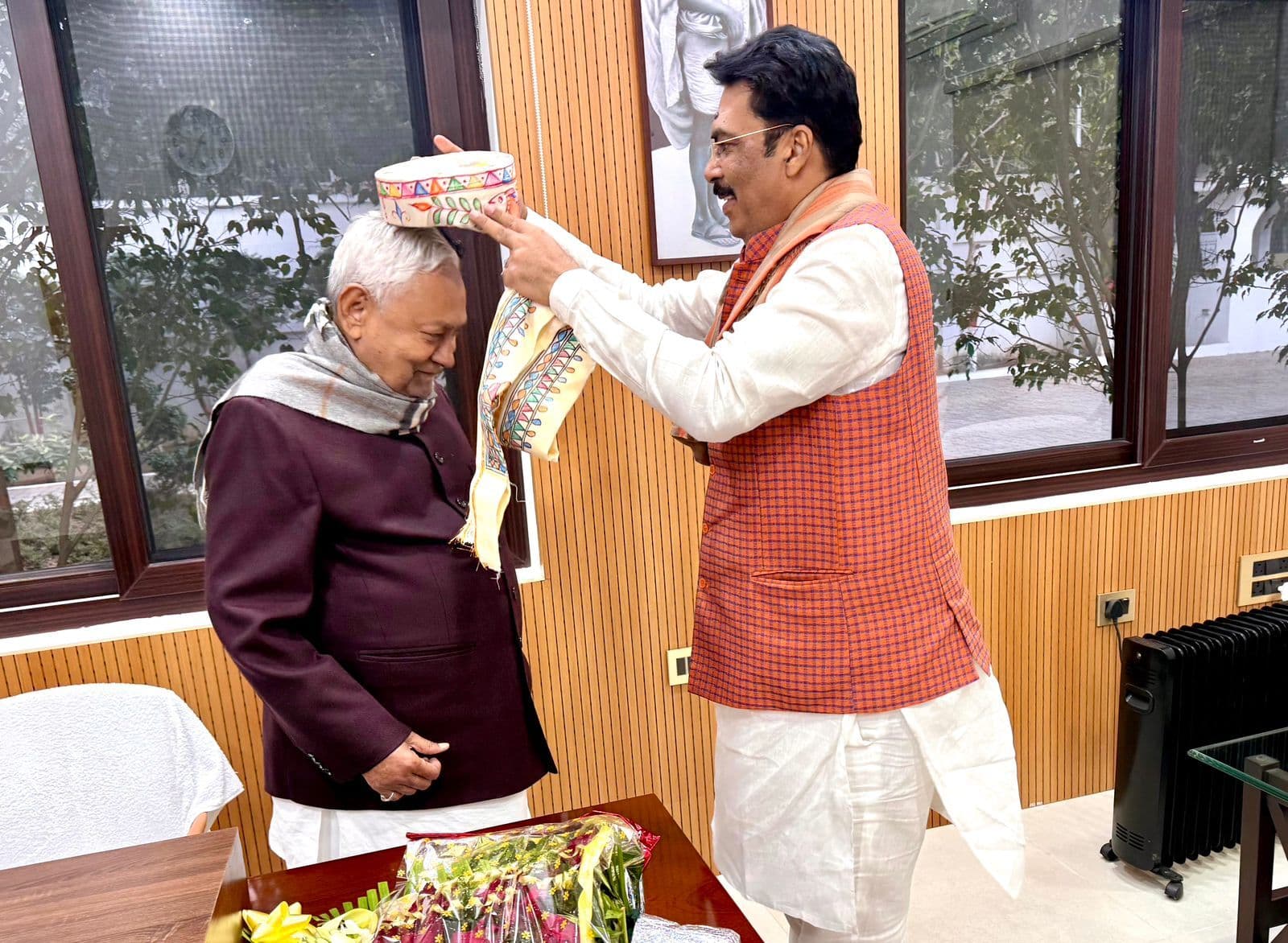 Darbhanga News : शहर के विकास के लिए मुख्यमंत्री से मिले नगर विधायक