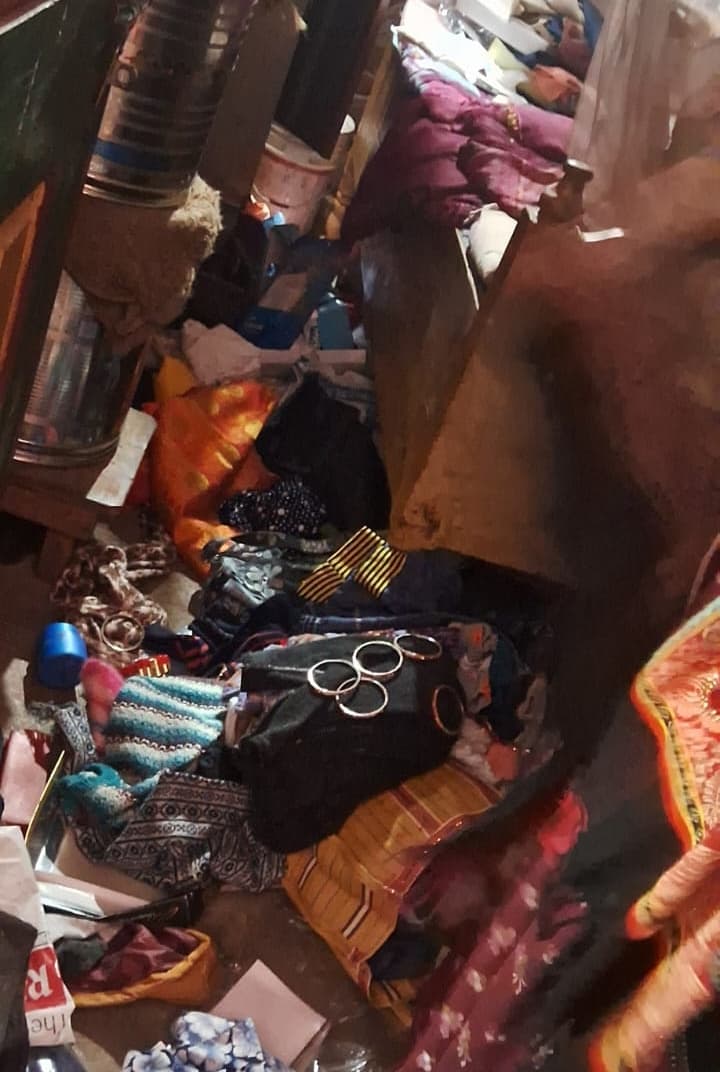 परिवार को बंधक बना तीन लाख नकद और पांच लाख के जेवर लूटे