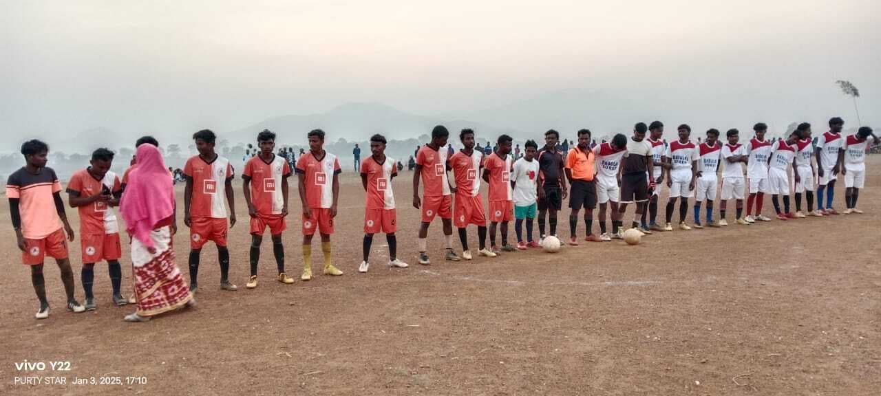 East Singhbhum : पेनाल्टी शूट आउट में 3-2 से चैंपियन बनी बनकाटी एफसी टीम