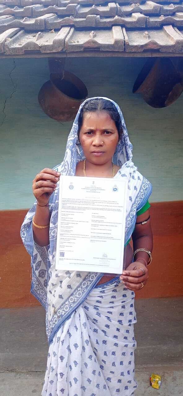 East Singhbhum : प्रभात इम्पैक्ट: पति की मौत के एक साल बाद विधवा को मिला मृत्यु प्रमाण पत्र